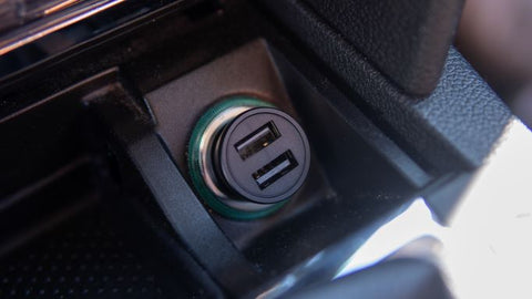 Swissten 4.8A Dual Port Car Charger - 20115000 - Black