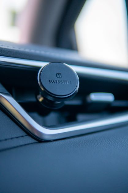 Swissten S-Grip M9 Magnetic Air Vent Car Holder - 65010423 - Black